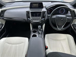 CROWN sedan hybrid 4WD