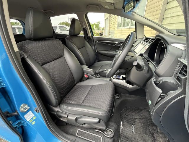 FIT HYBRID