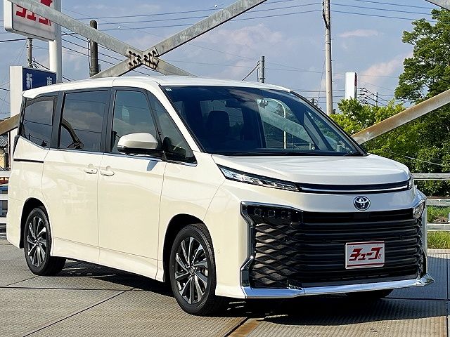 VOXY HYBRID