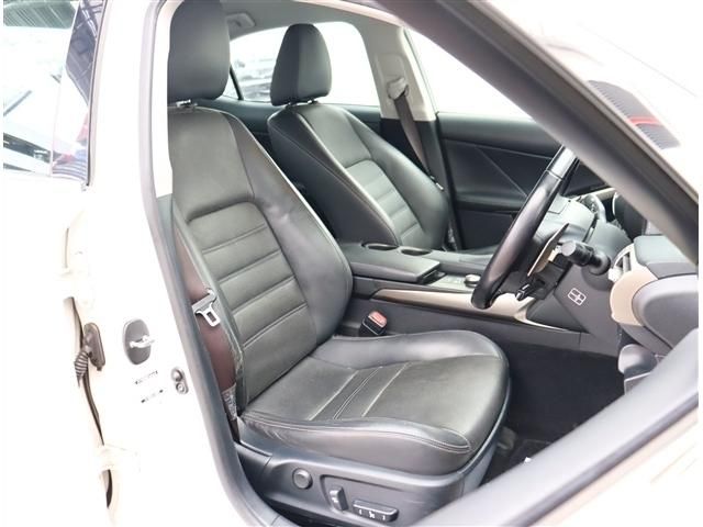 LEXUS IS300h
