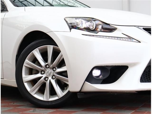 LEXUS IS300h