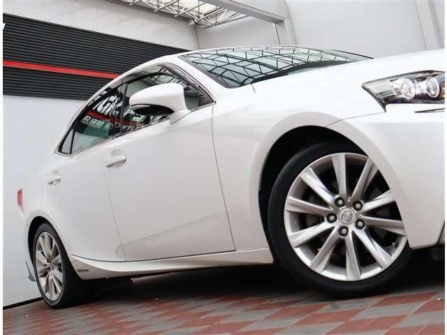 LEXUS IS300h