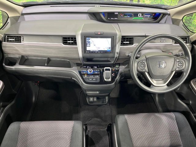 FREED HYBRID 4WD