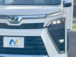 VOXY HYBRID