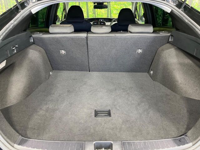 PRIUS 4WD