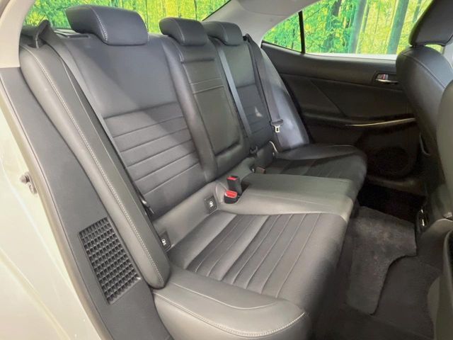 LEXUS IS300h