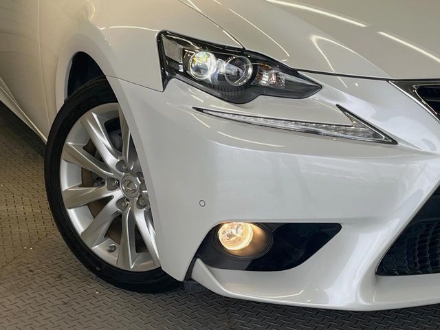LEXUS IS300h