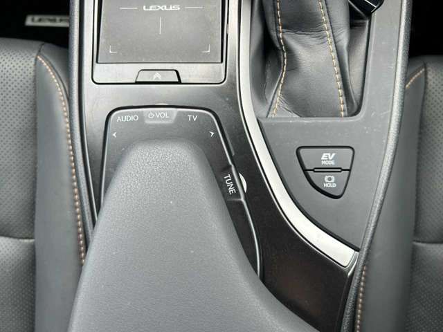 LEXUS UX250h AWD