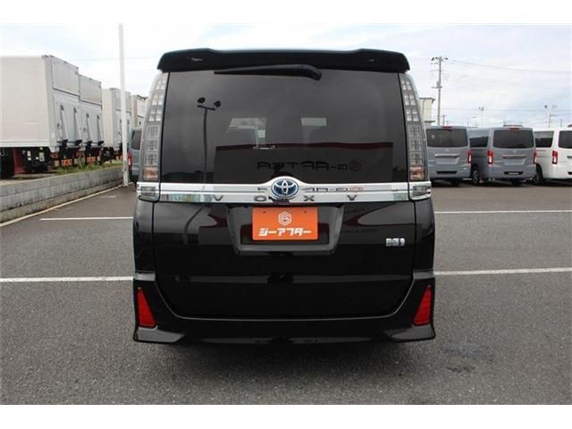 VOXY HYBRID