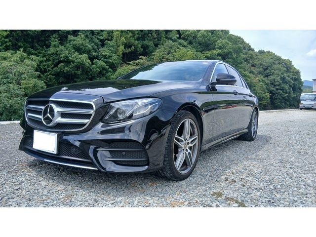 MERCEDES BENZ E class sedan
