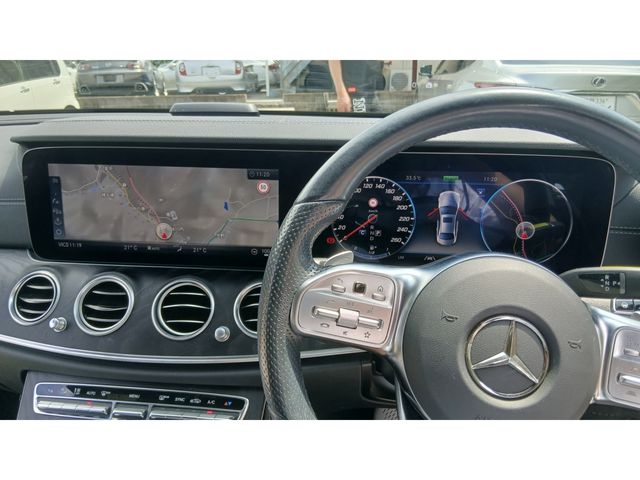 MERCEDES BENZ E class sedan