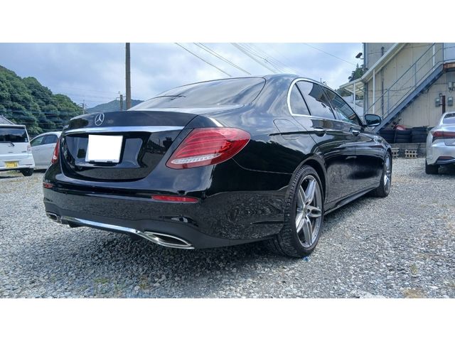 MERCEDES BENZ E class sedan
