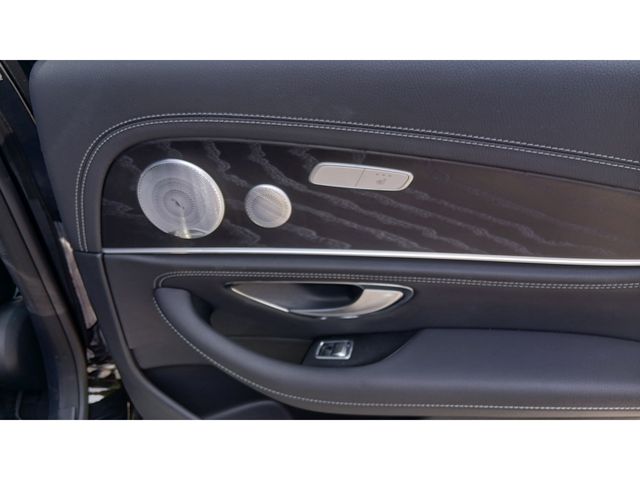 MERCEDES BENZ E class sedan