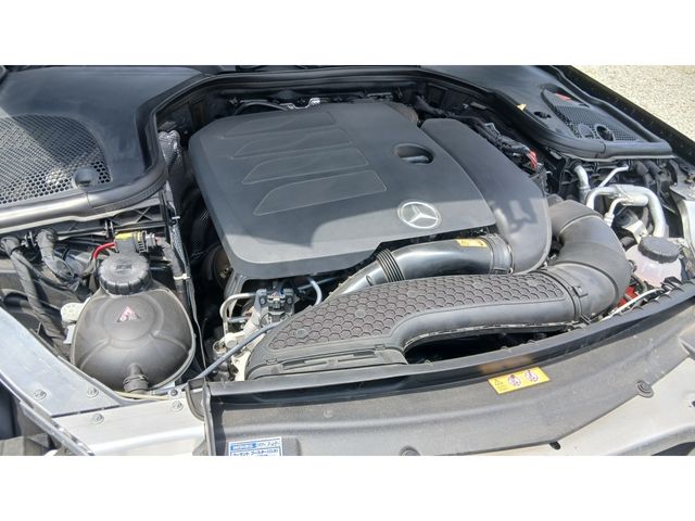 MERCEDES BENZ E class sedan