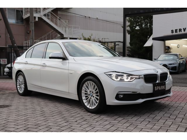 BMW 3 Series sedan