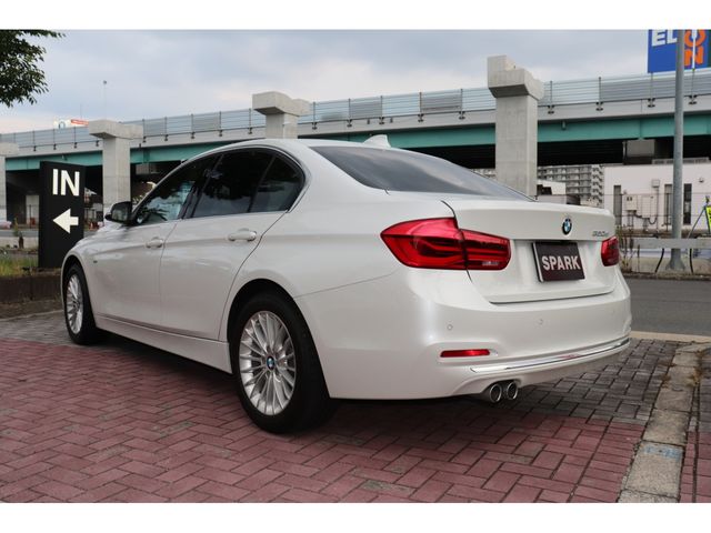 BMW 3 Series sedan
