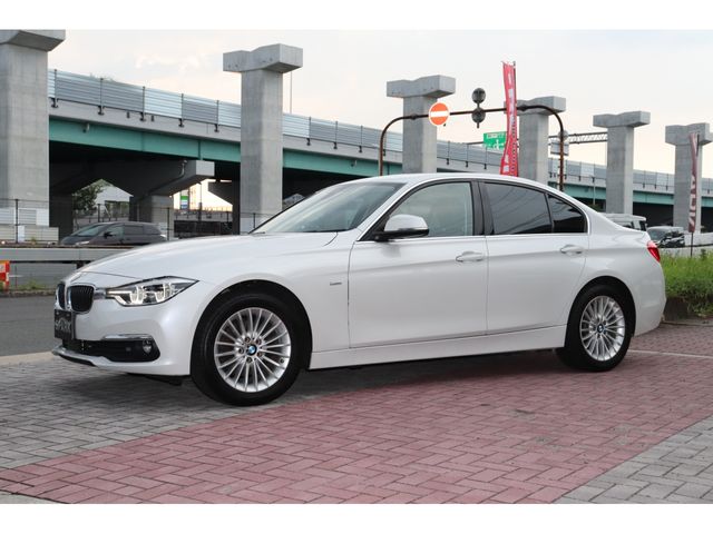 BMW 3 Series sedan