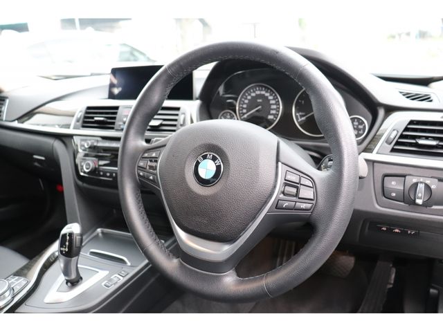 BMW 3 Series sedan