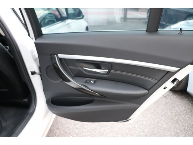 BMW 3 Series sedan
