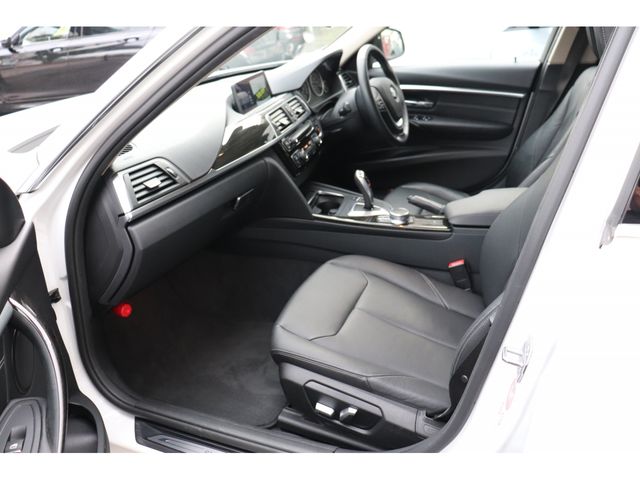 BMW 3 Series sedan