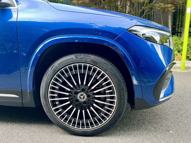 MERCEDES BENZ EQA