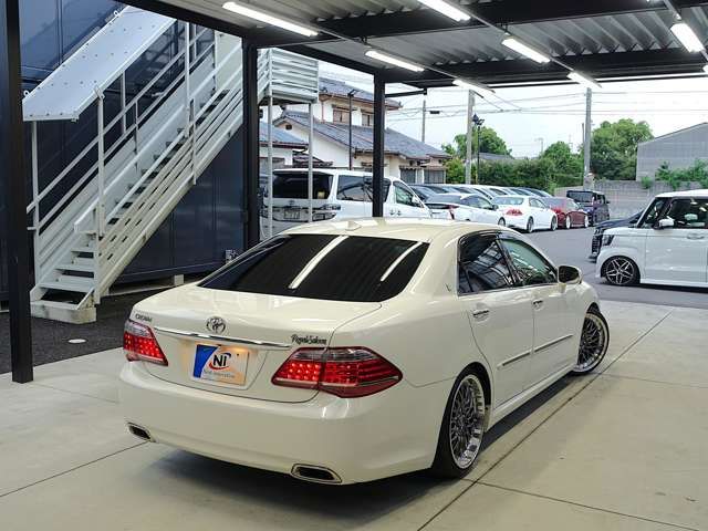 CROWN sedan