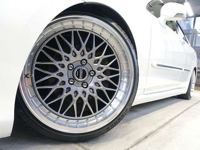 CROWN sedan
