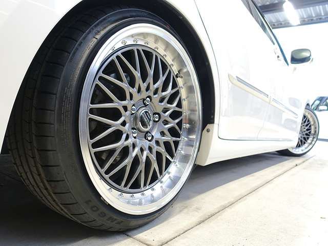 CROWN sedan