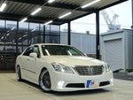 CROWN sedan
