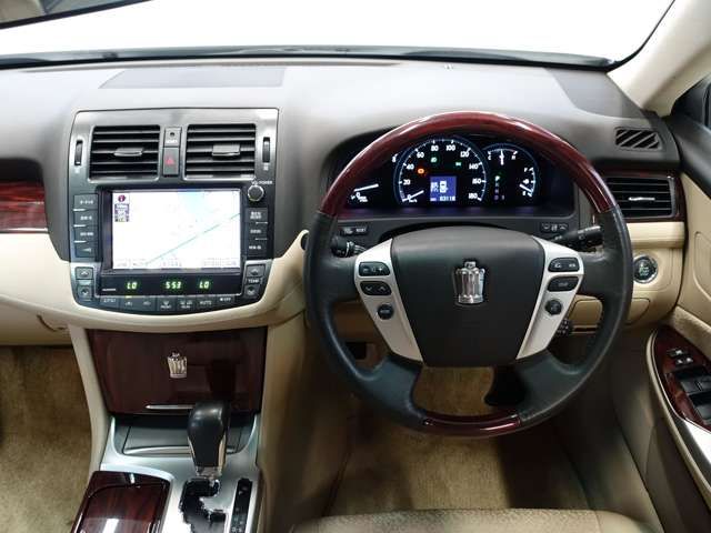 CROWN sedan