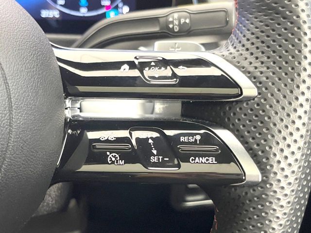 MERCEDES BENZ GLB