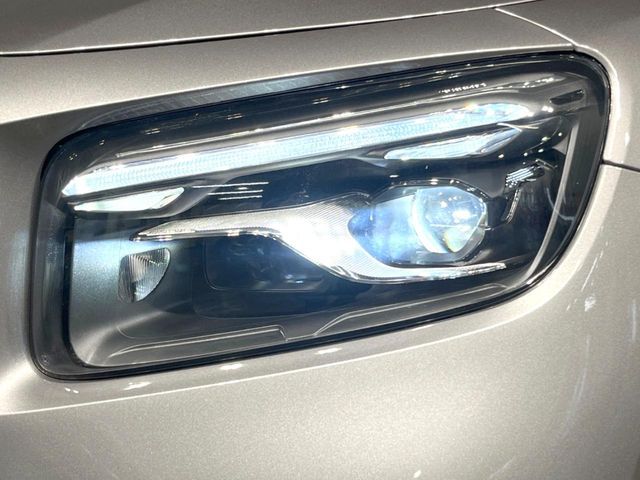 MERCEDES BENZ GLB