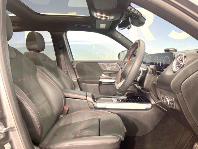 MERCEDES BENZ GLB