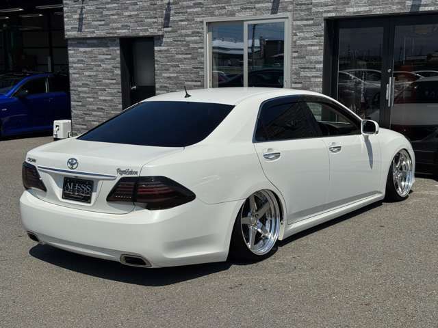 CROWN sedan