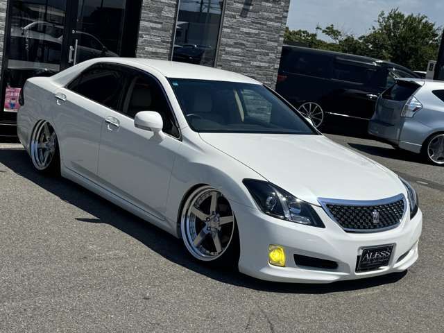 CROWN sedan