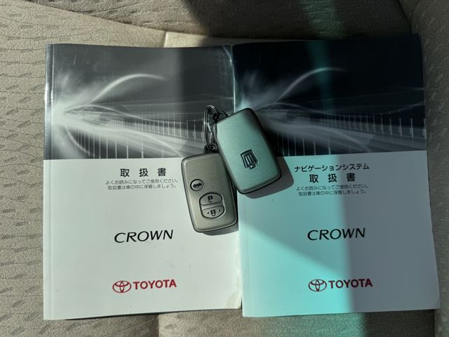 CROWN sedan