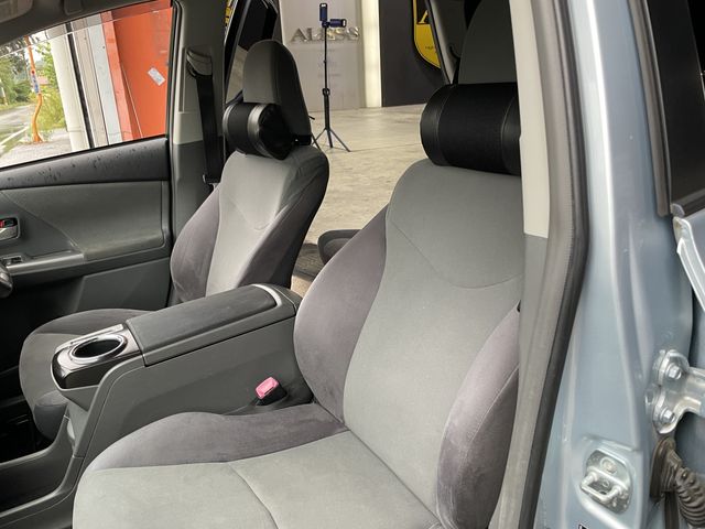 PRIUS Alpha