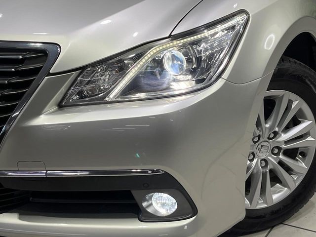 CROWN sedan 4WD