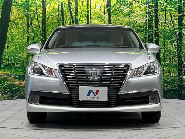 CROWN sedan 4WD