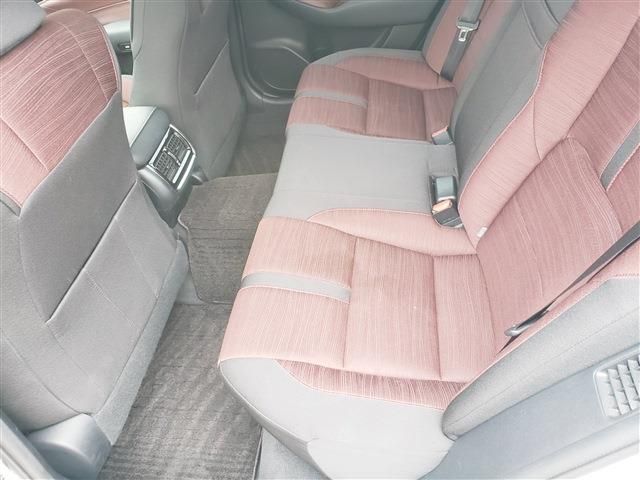 CROWN sedan hybrid