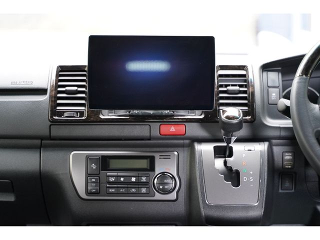 HIACE van 4WD