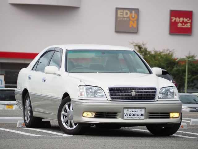 CROWN sedan