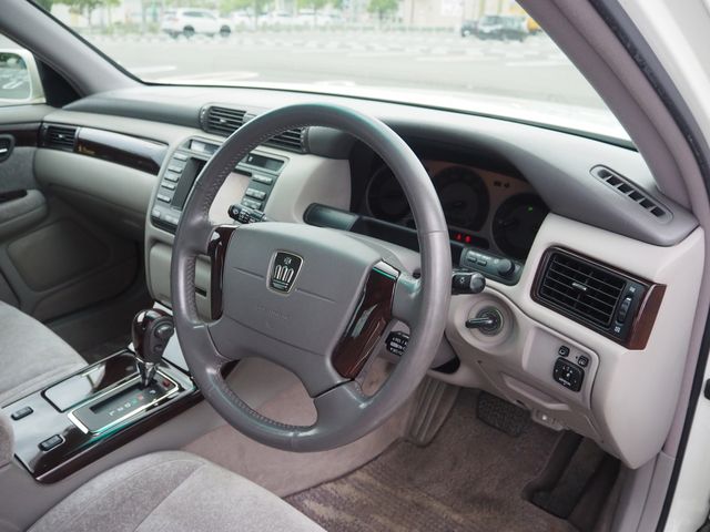 CROWN sedan