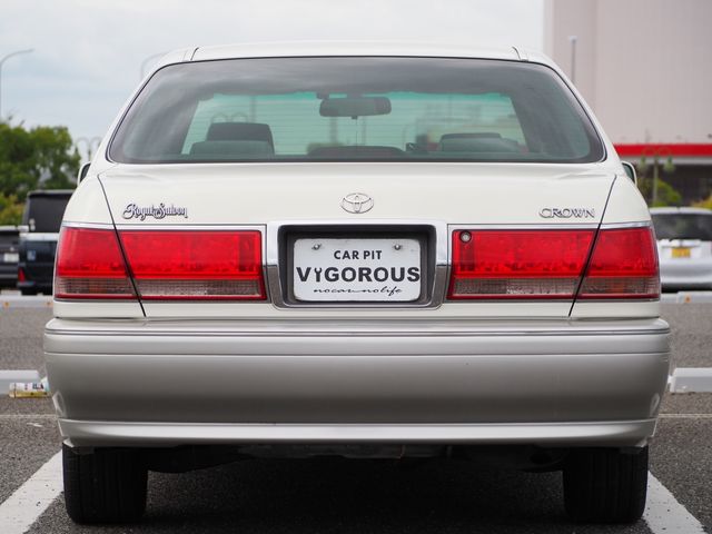 CROWN sedan
