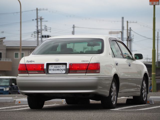 CROWN sedan