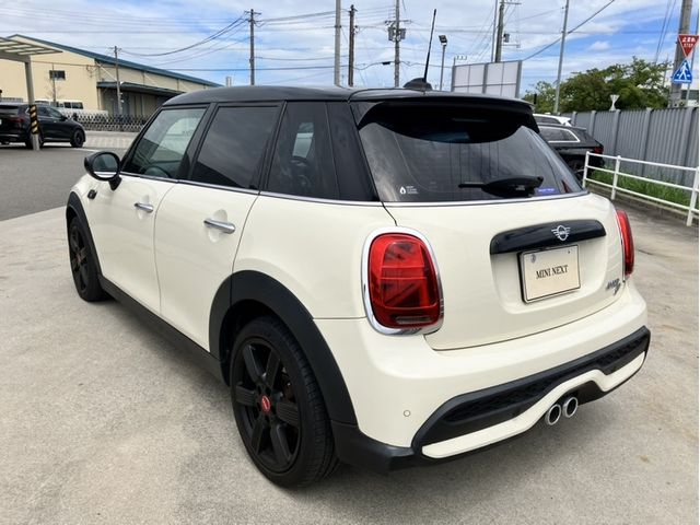 MINI COOPER SD 5DOOR