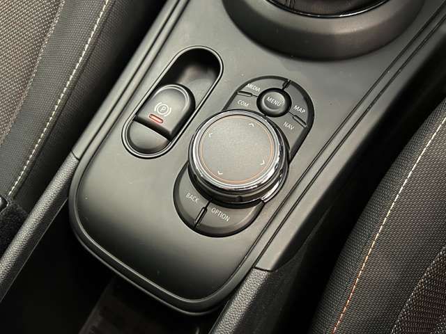 BMW MINI ONE CROSSOVER