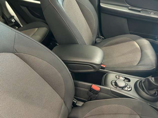 BMW MINI ONE CROSSOVER