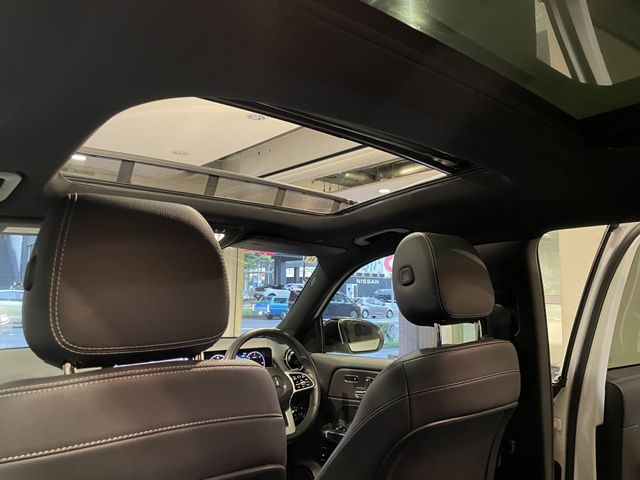 MERCEDES BENZ GLB