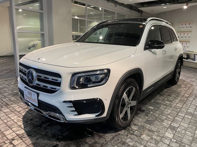 MERCEDES BENZ GLB